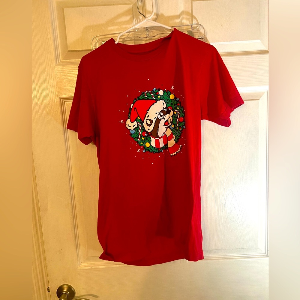 Buc-ees Novelty Christmas Holiday Unisex Printed T-Shirt. Size Medium